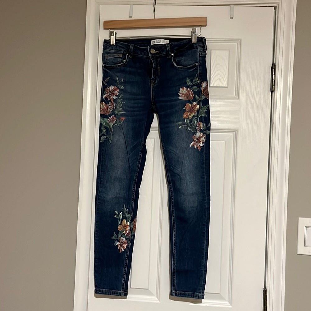 Jeans with flowers Zara size 26